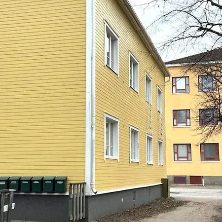 Kaunis Kaksio Puu-raksilassa *